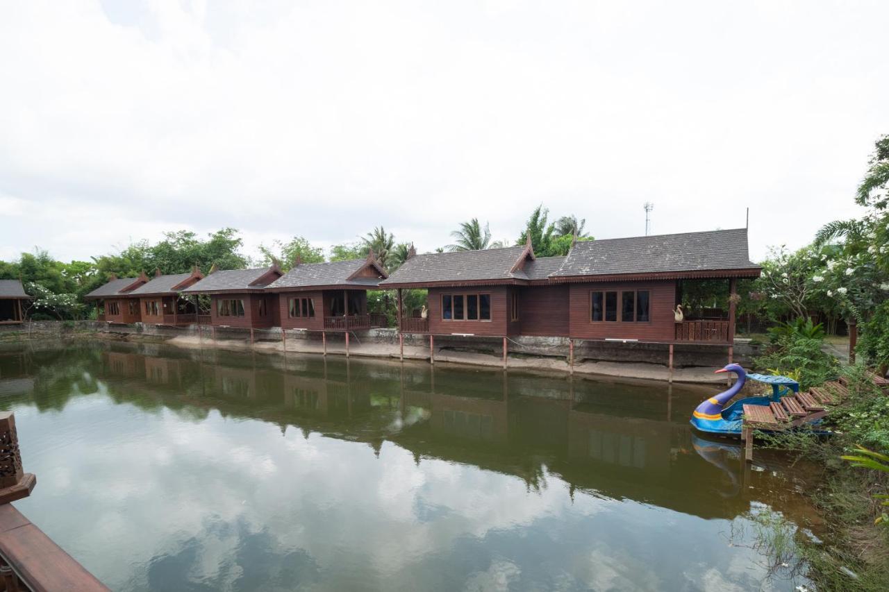 Oyo 837 Baan Kiang Nam Resort Bang Lamung Exterior photo
