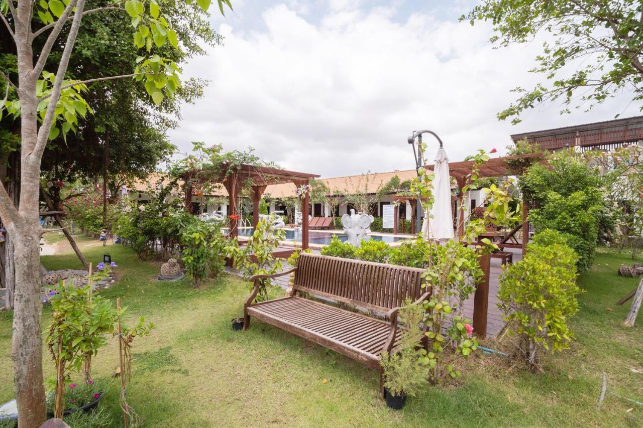 Oyo 837 Baan Kiang Nam Resort Bang Lamung Exterior photo