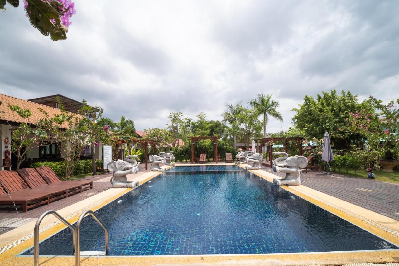 Oyo 837 Baan Kiang Nam Resort Bang Lamung Exterior photo